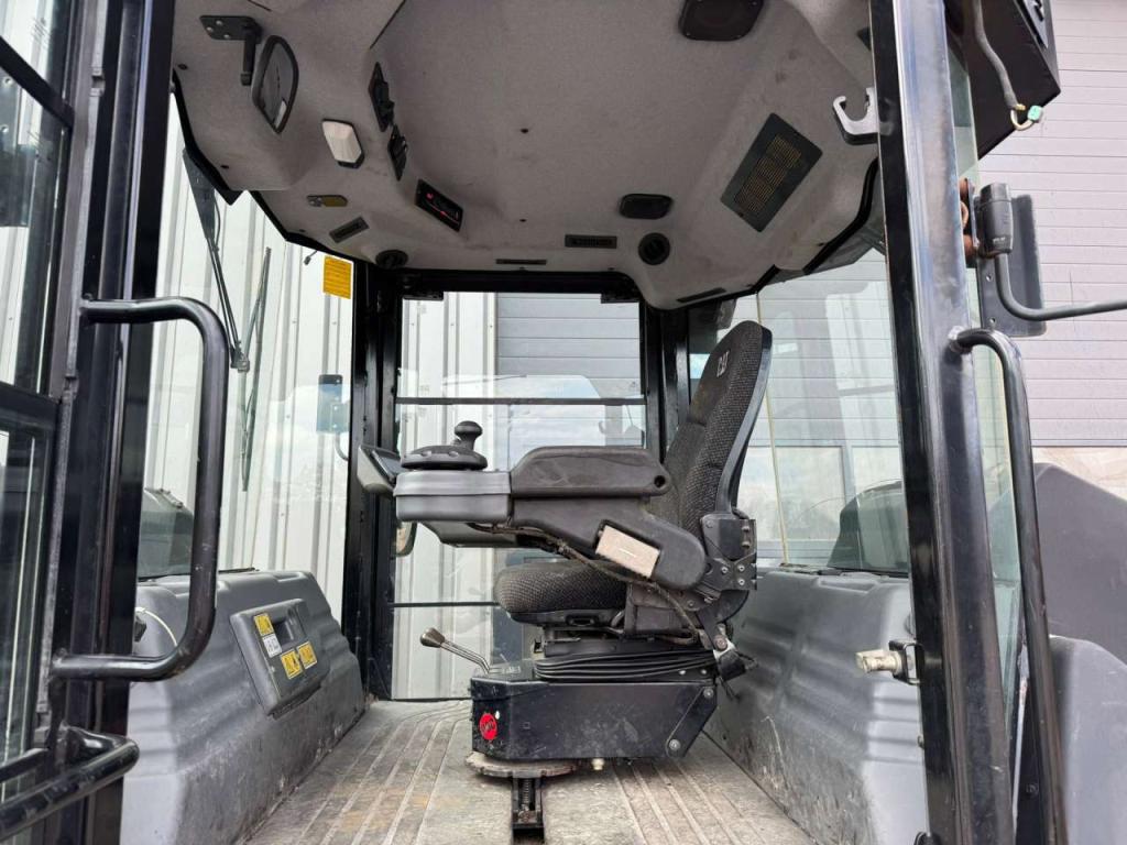 Caterpillar CD54B Photo 15