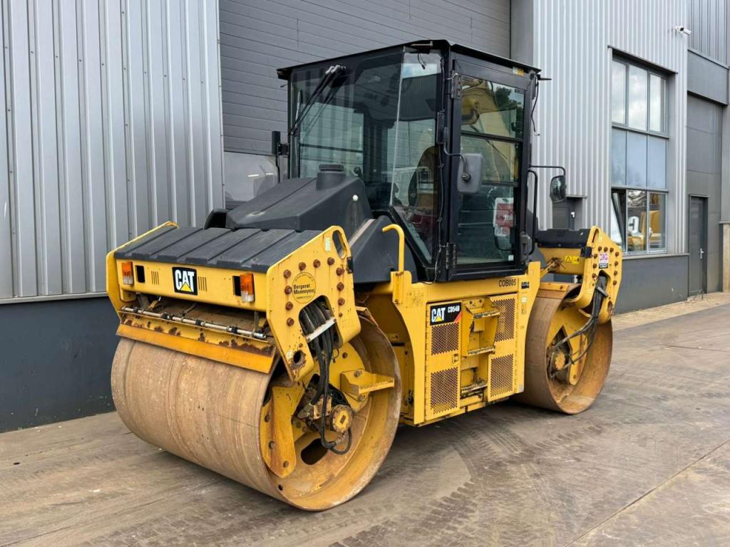 Caterpillar CD54B Photo 2
