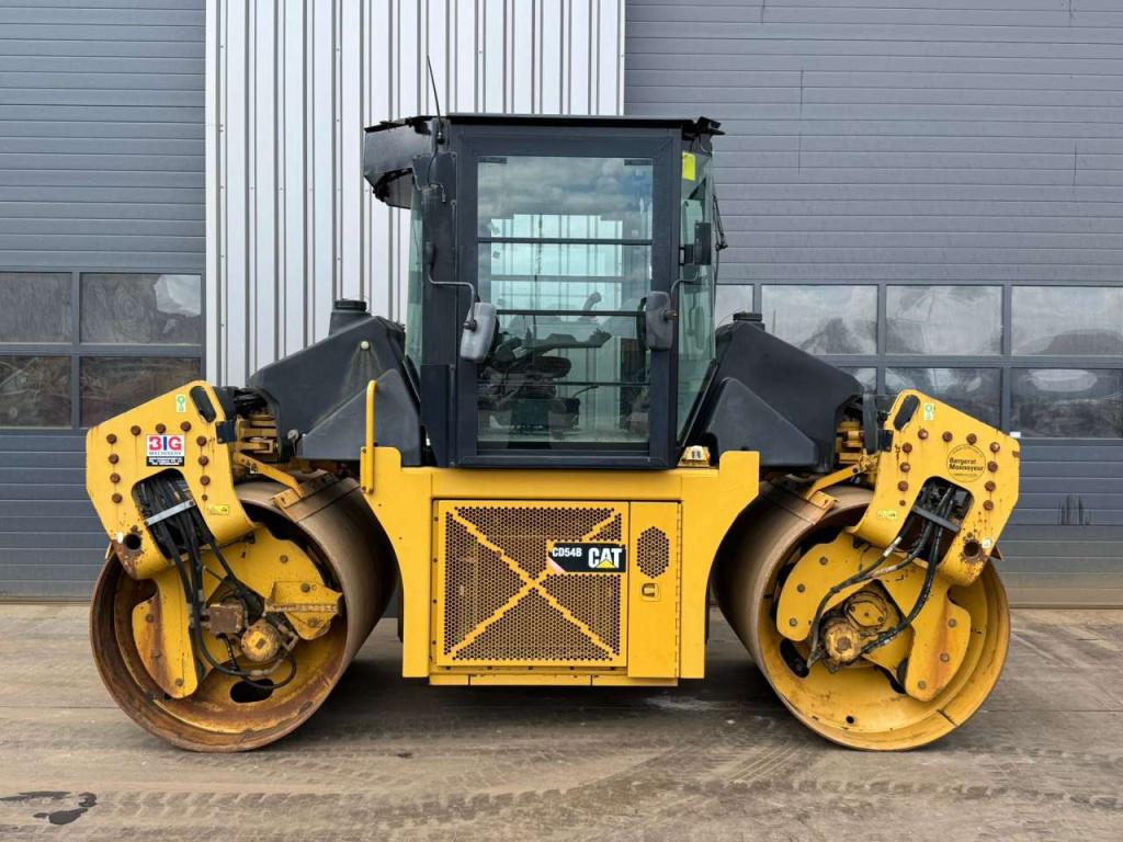 Caterpillar CD54B Photo 4