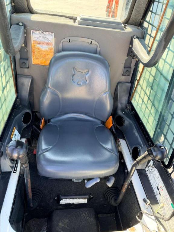 Bobcat T300 Photo 8