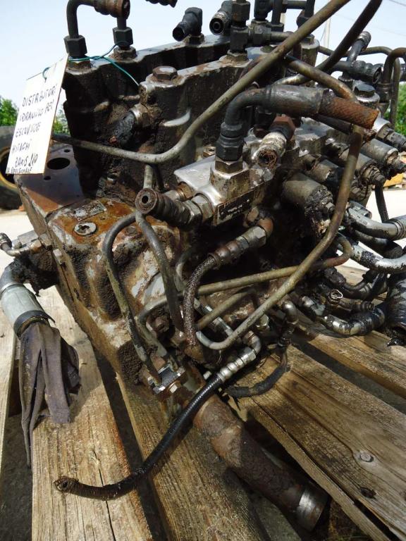 Hydraulic distributor for Hitachi ZAXIS 210.3 - 240 Photo 5