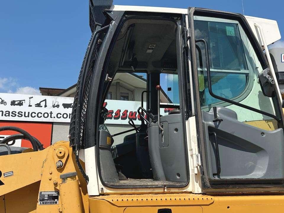 Liebherr LR634 Photo 10