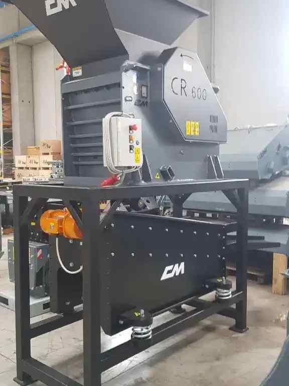 CM CR 600 Photo 1