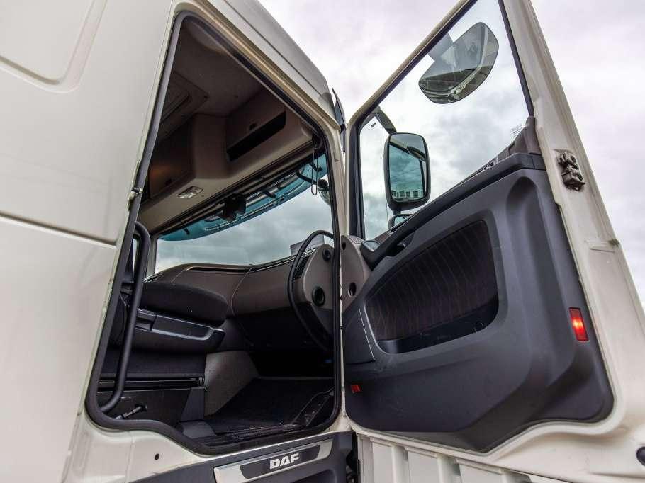 Daf XF 450-6x2 Photo 17