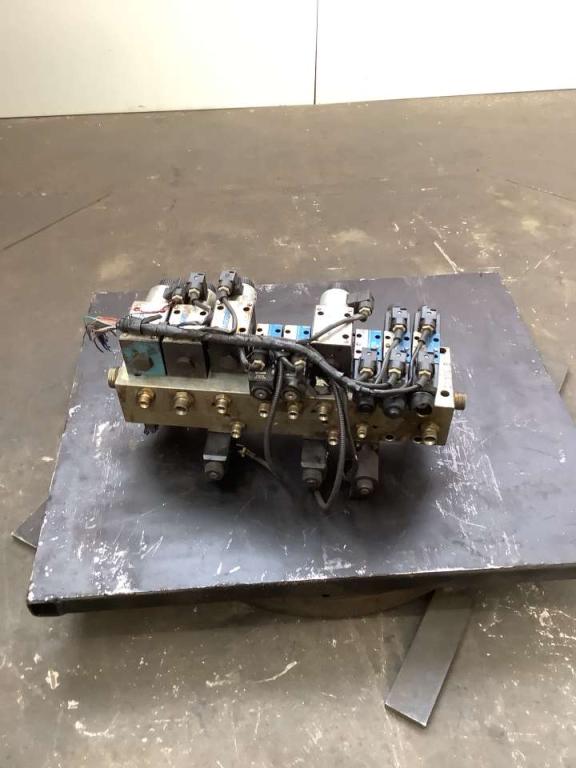 Hydraulic distributor for Bitelli BB650 Photo 1