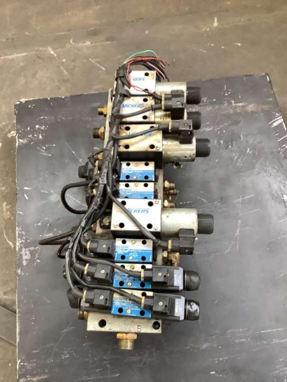 Hydraulic distributor for Bitelli BB650 Photo 2