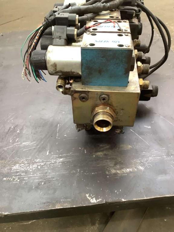 Hydraulic distributor for Bitelli BB650 Photo 3