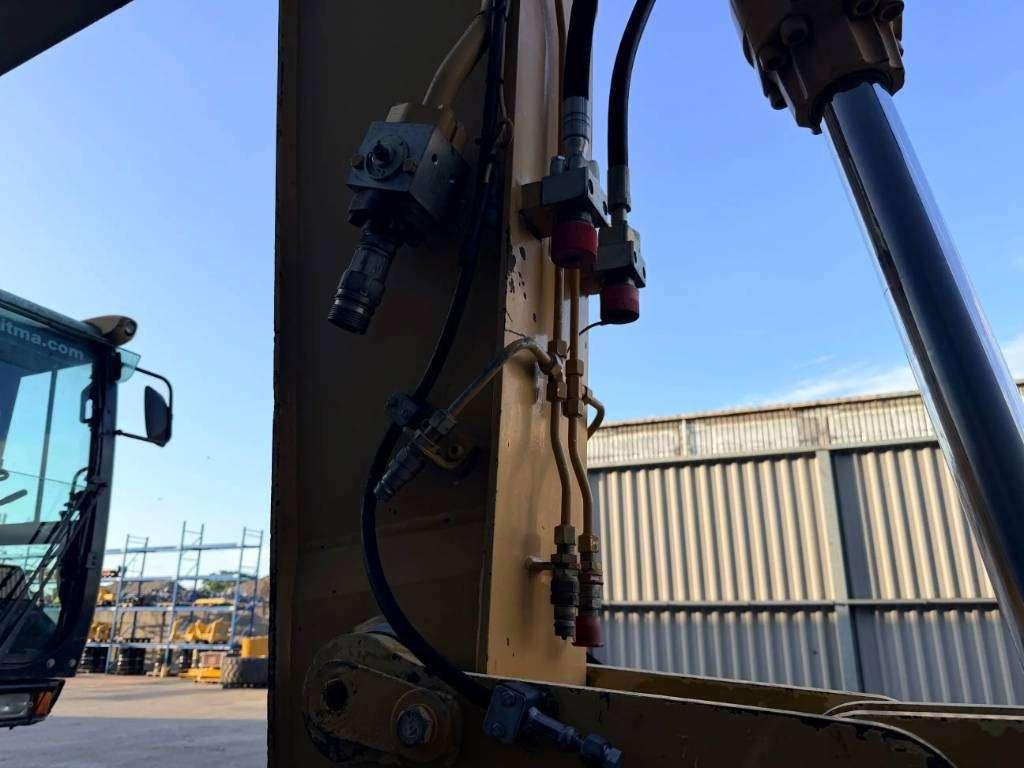 Caterpillar M318C Photo 18