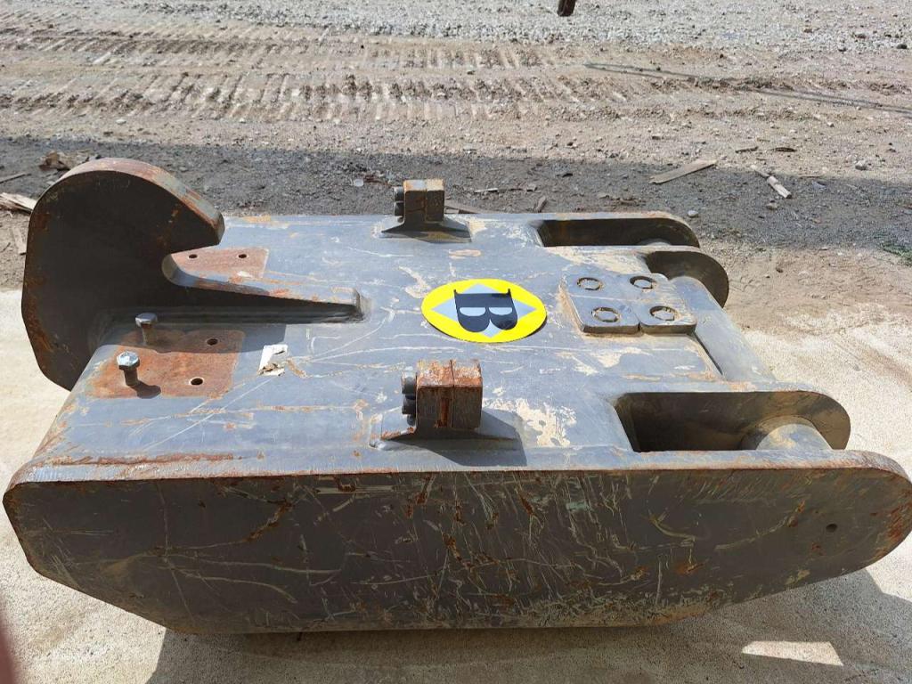 S3 for 38-43 ton excavators Attachment plate Photo 6