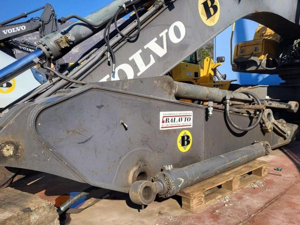 Volvo digging arm 14606868 for Volvo EC210B, EC210C, EC235C... Photo 1