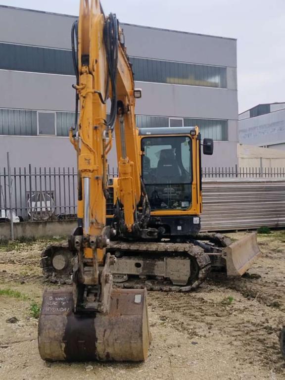 Hyundai 80CR-9A Photo 1