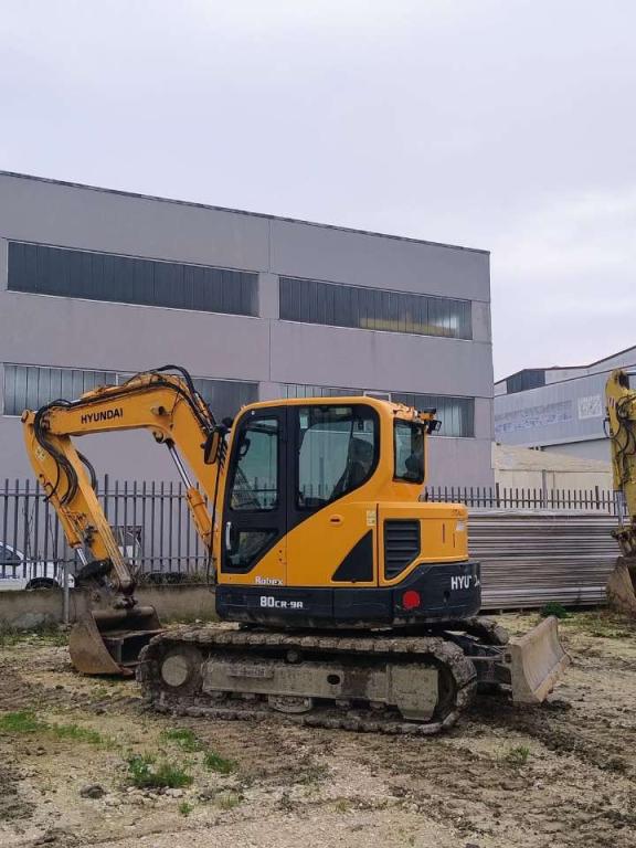 Hyundai 80CR-9A Photo 2