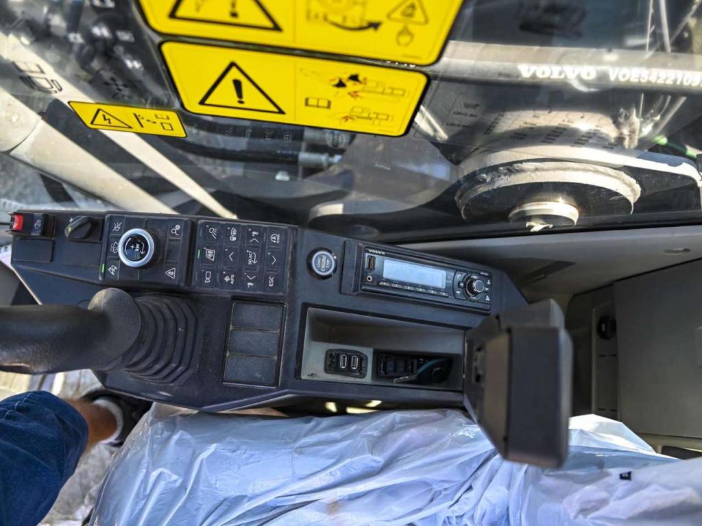 Volvo EC210FNL5 Photo 28