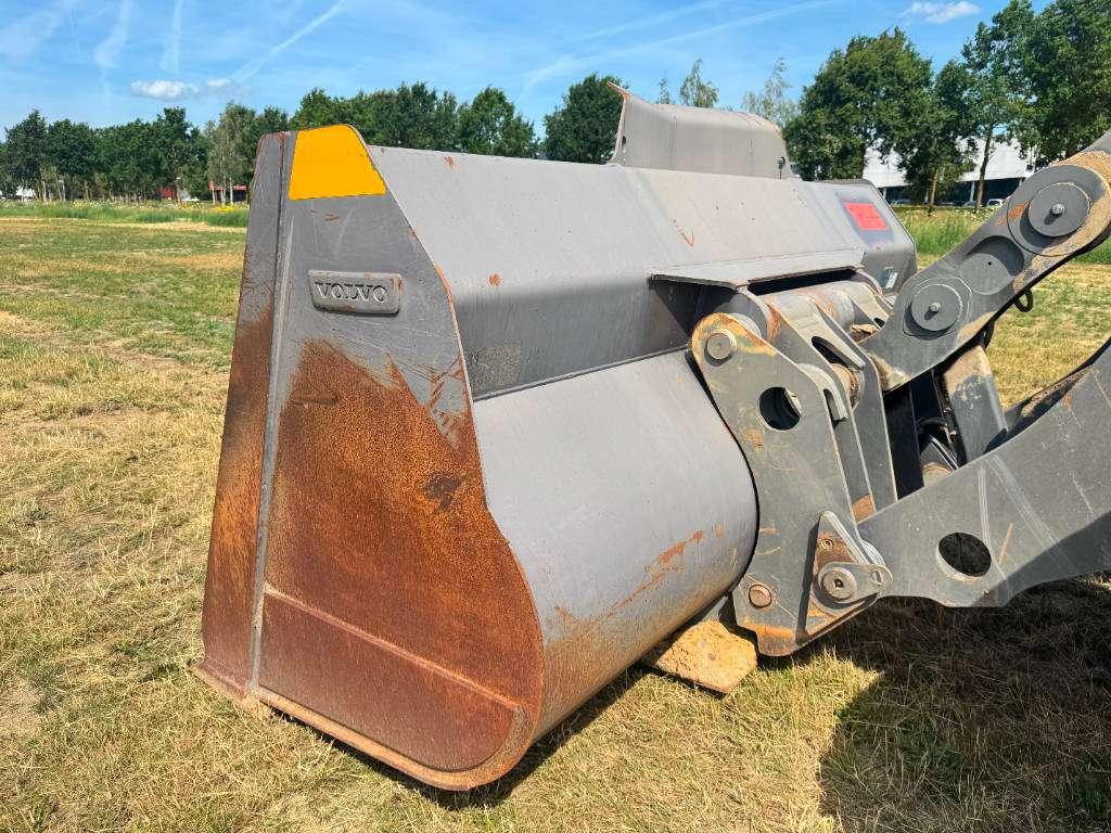 Volvo L220H - Automatic Greasing / Quick Coupler Photo 17