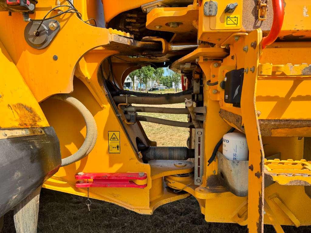 Volvo L220H - Automatic Greasing / Quick Coupler Photo 23