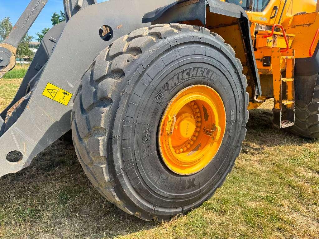 Volvo L220H - Automatic Greasing / Quick Coupler Photo 30