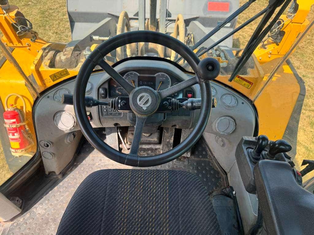 Volvo L220H - Automatic Greasing / Quick Coupler Photo 9