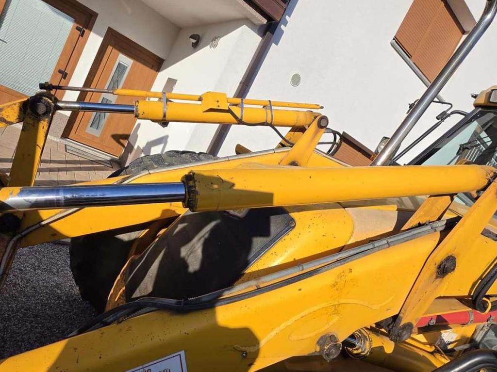 JCB 4CX Photo 11