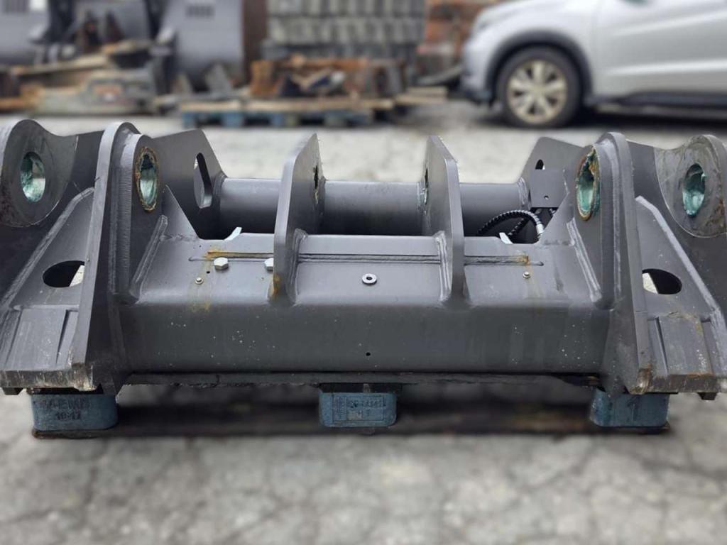 Volvo quick coupler for L150, L180 F, G, H, K Photo 7