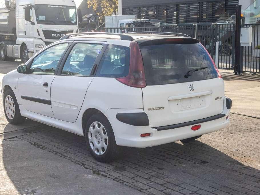 Peugeot 206 SW Photo 4
