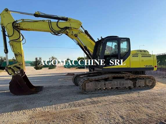 New Holland E245C Photo 2