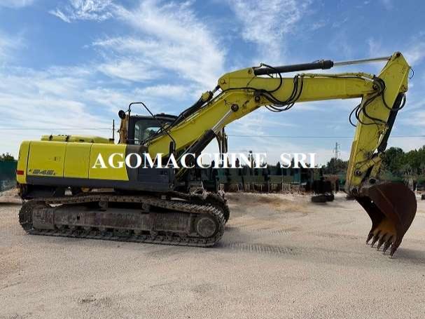 New Holland E245C Photo 6