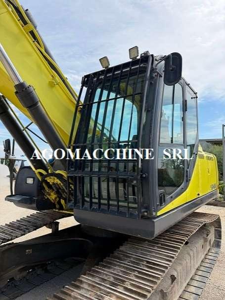 New Holland E245C Photo 9