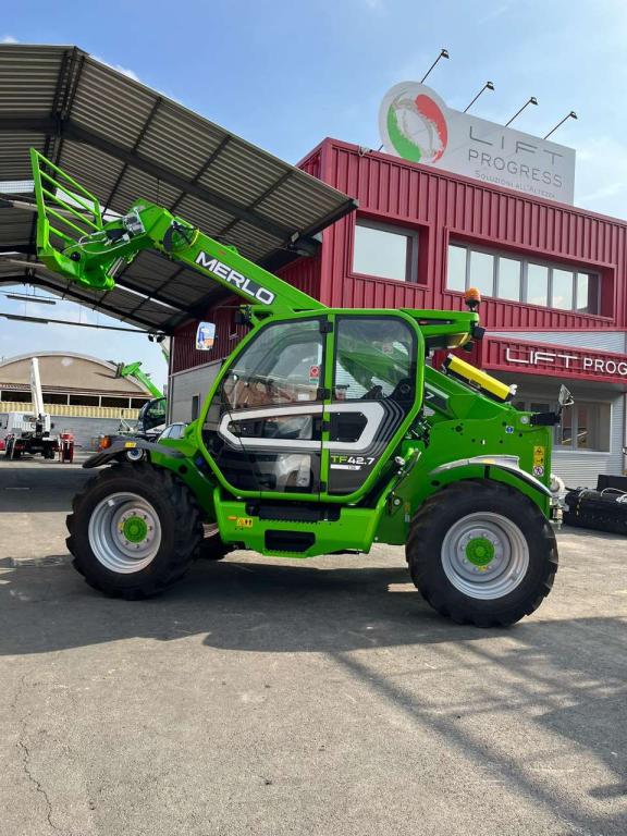 Merlo TF42.7 Photo 2