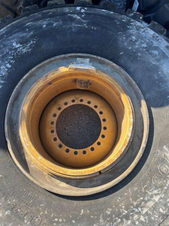 Caterpillar 966M/972M Photo 3