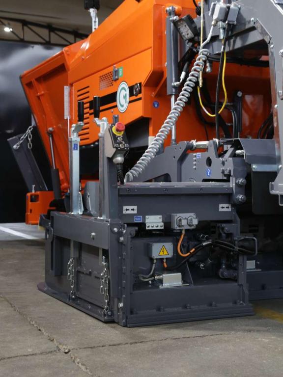 CM F220T Photo 14