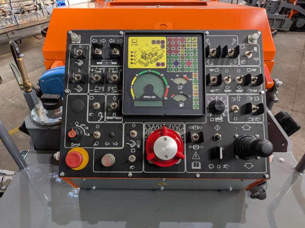 CM F220T Photo 3