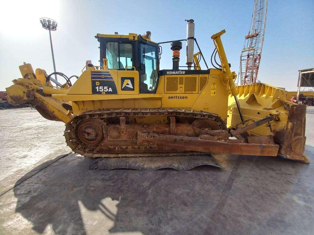 Komatsu D155A-6R (4pcs available for sale in Abu Dhabi) Photo 21