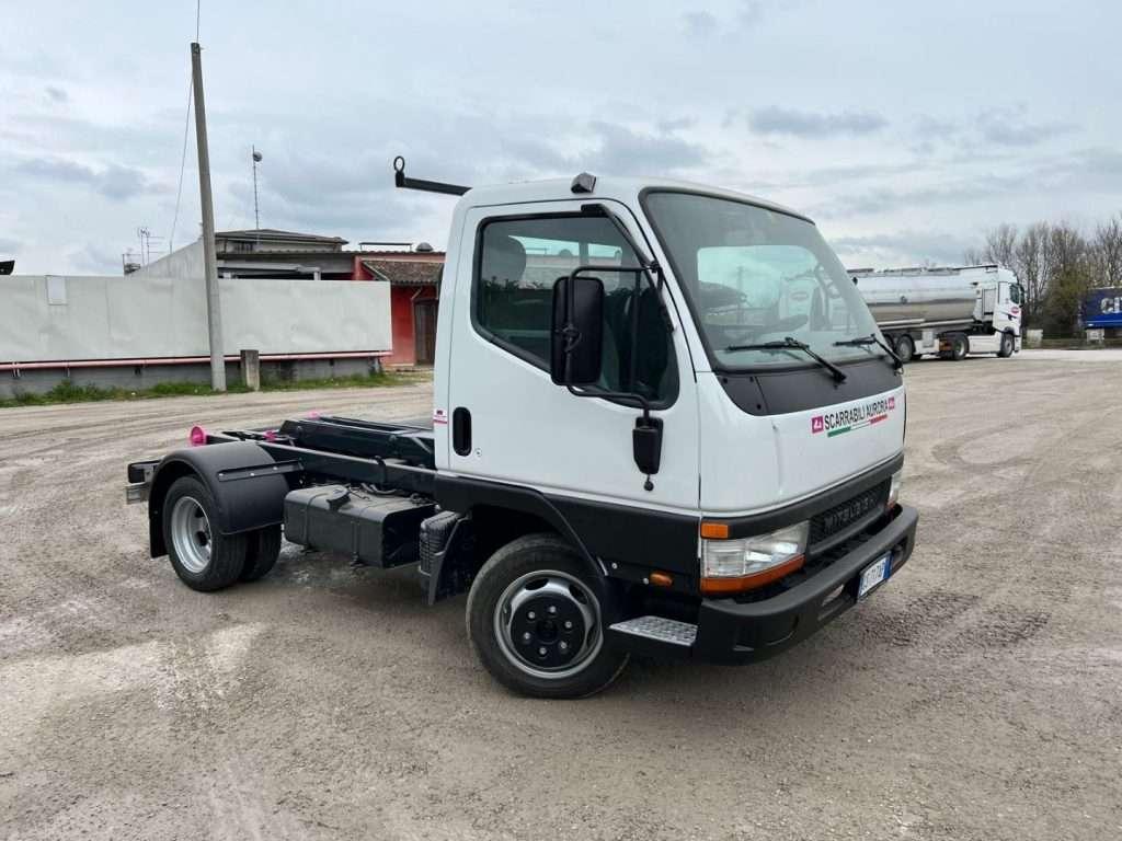 Mitsubishi CANTER 3.0 SCARRABILE Photo 7