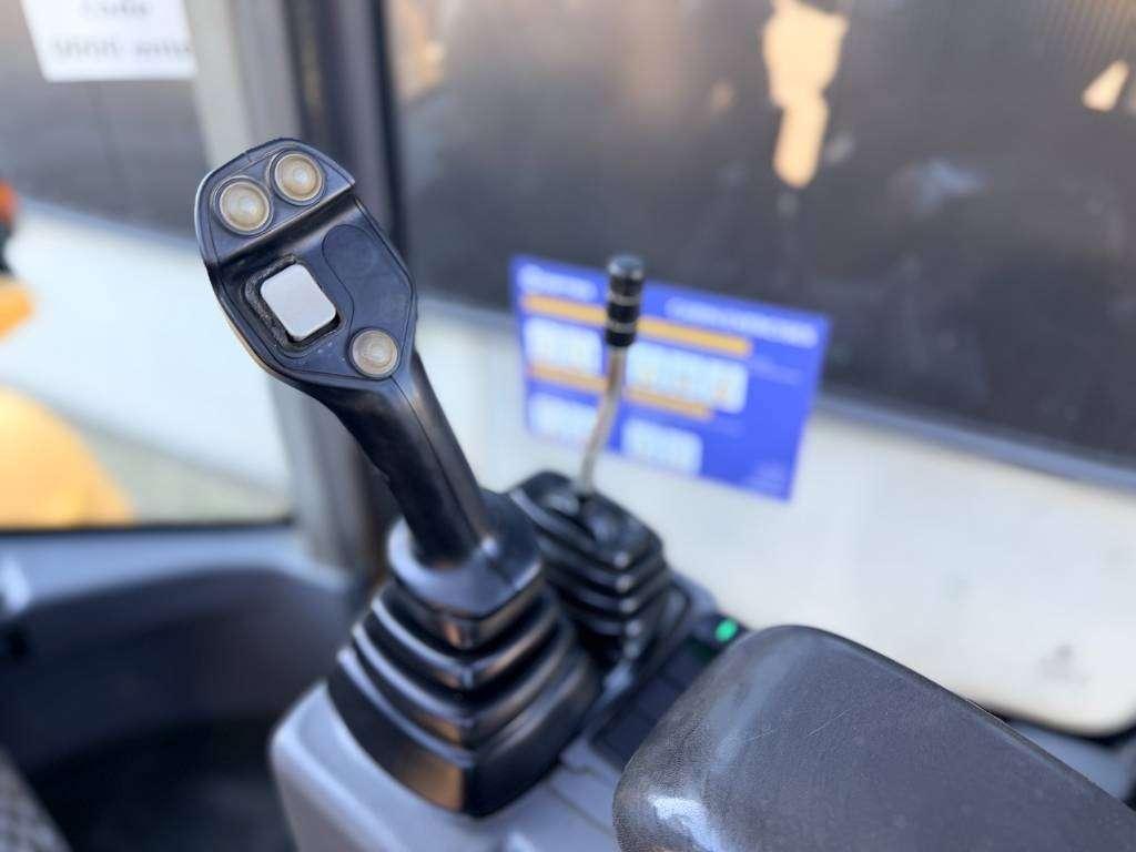 Volvo L30G Photo 26