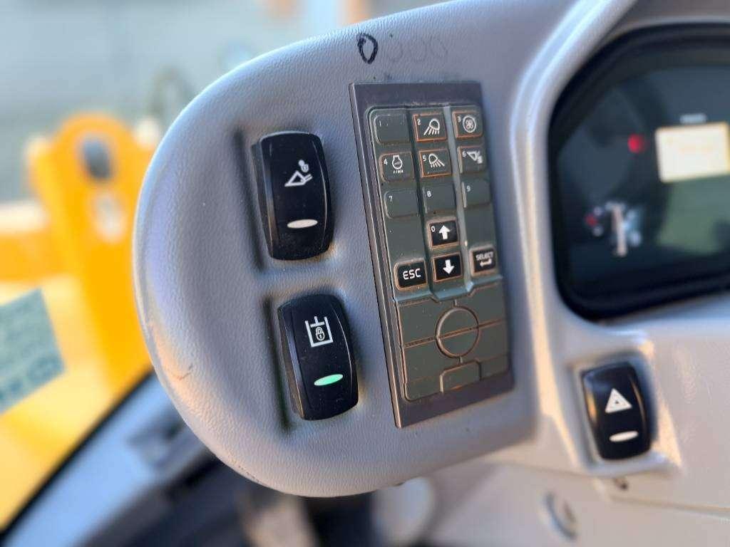 Volvo L30G Photo 29