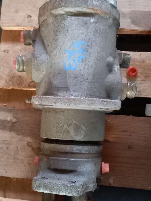 Fiat Hitachi Rotating joint for Fiat-Hitachi EX215 Photo 1