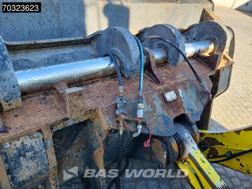 Hyundai HL980 High Tip Bucket Photo 17