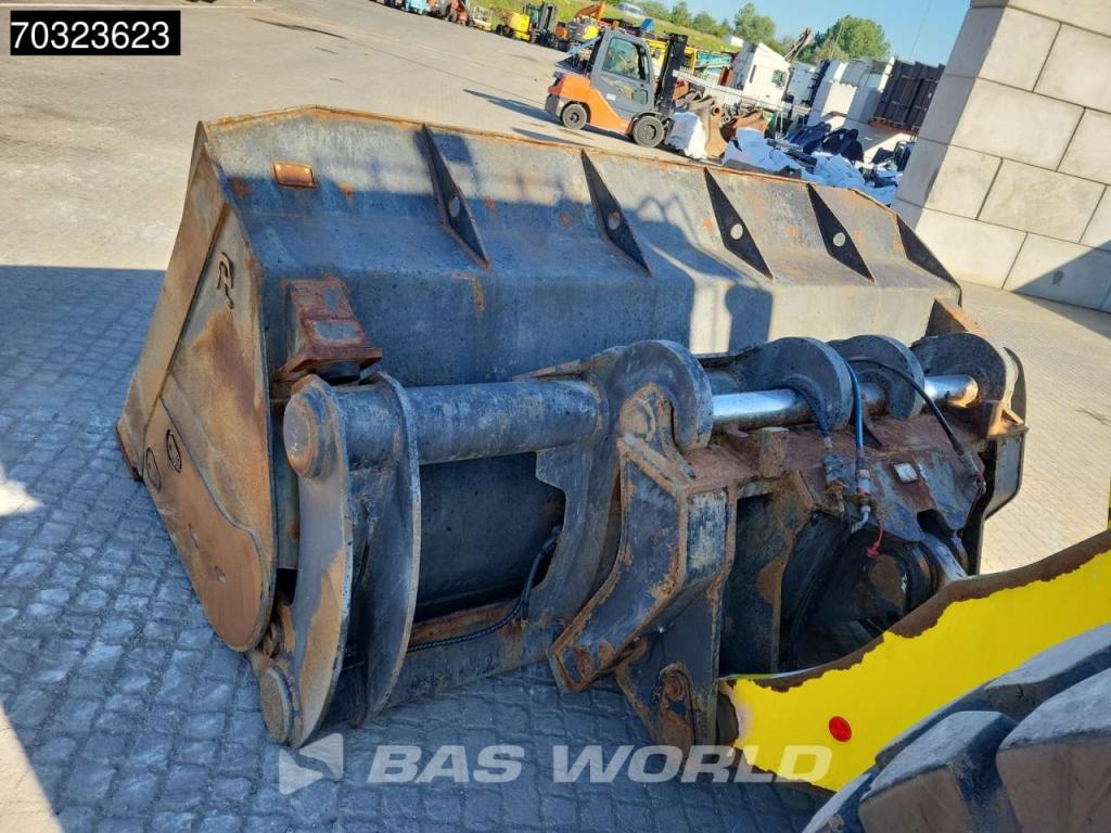 Hyundai HL980 High Tip Bucket Photo 22