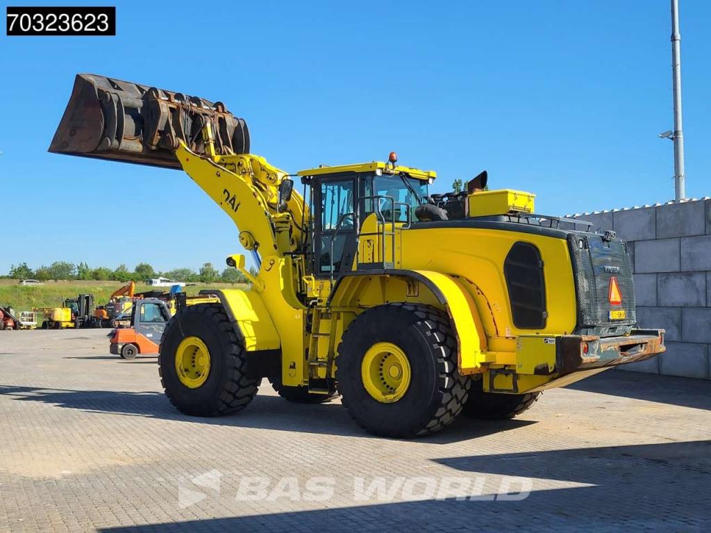 Hyundai HL980 High Tip Bucket Photo 5