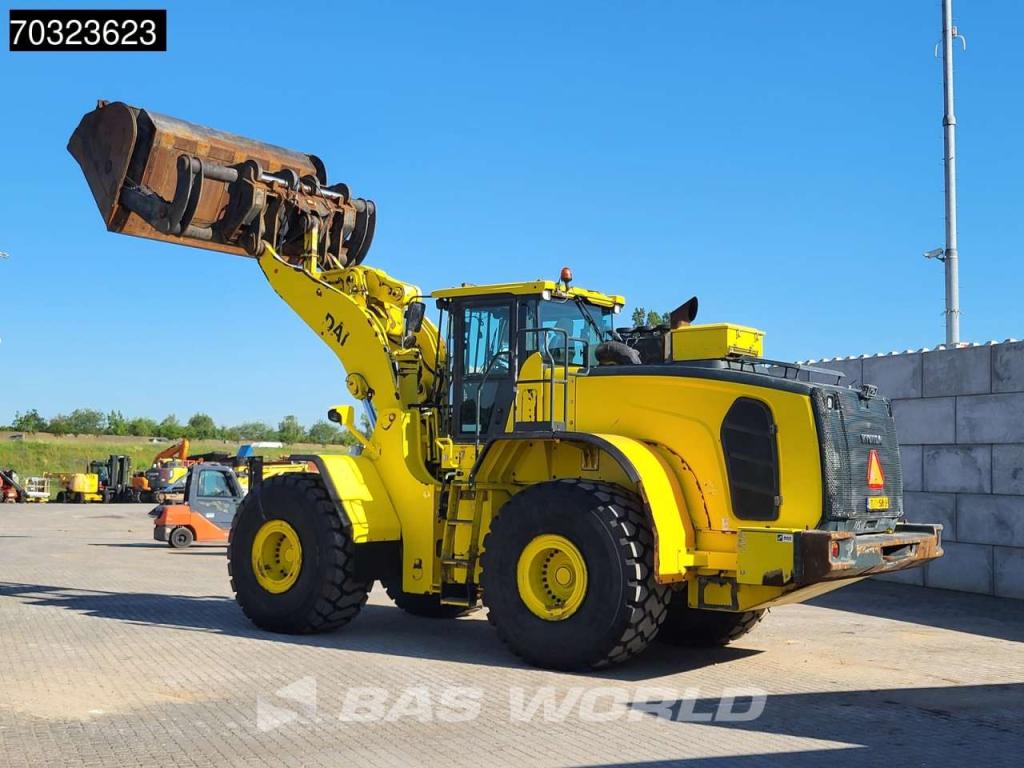 Hyundai HL980 High Tip Bucket Photo 6