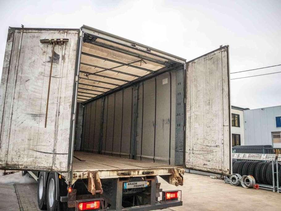 Volvo FM 330+10 pneus/tires-intarder Photo 6