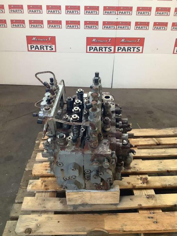 Hydraulic distributor for Hitachi ZX280LCN-3 Photo 2
