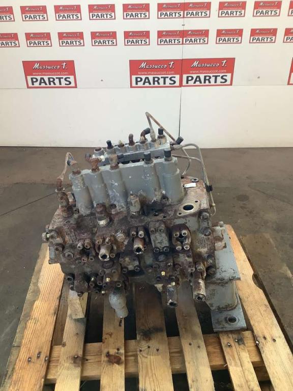Hydraulic distributor for Hitachi ZX280LCN-3 Photo 3