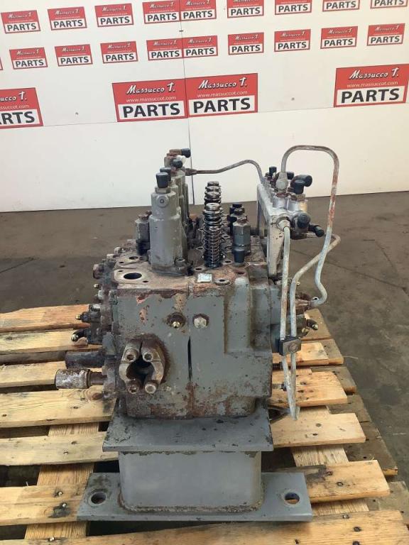 Hydraulic distributor for Hitachi ZX280LCN-3 Photo 4