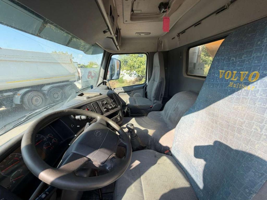 Volvo FM12 380 Photo 14