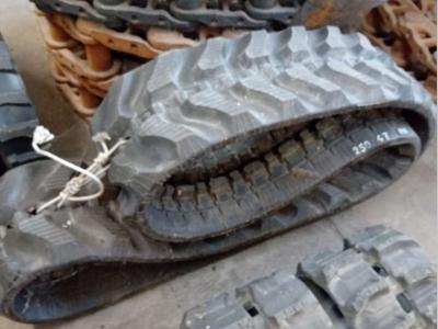 250x47x84 Rubber tracks Photo 1