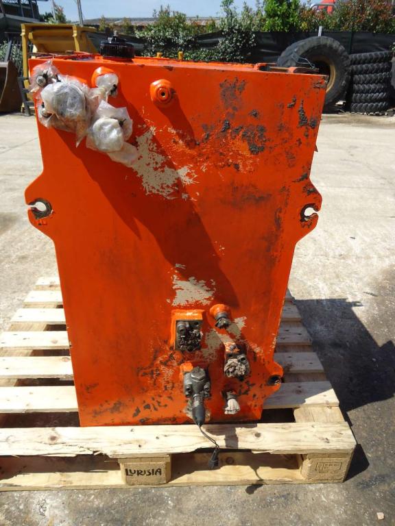 Oil tank for Fiat Kobelco/Fiat Hitachi W270 Photo 1