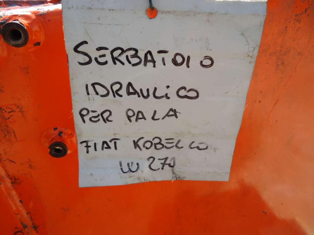 Oil tank for Fiat Kobelco/Fiat Hitachi W270 Photo 5