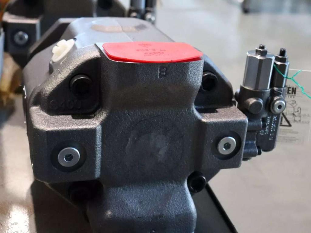 Bosch Rexroth A10VO100DFR/31L-VSC62N00 Photo 3