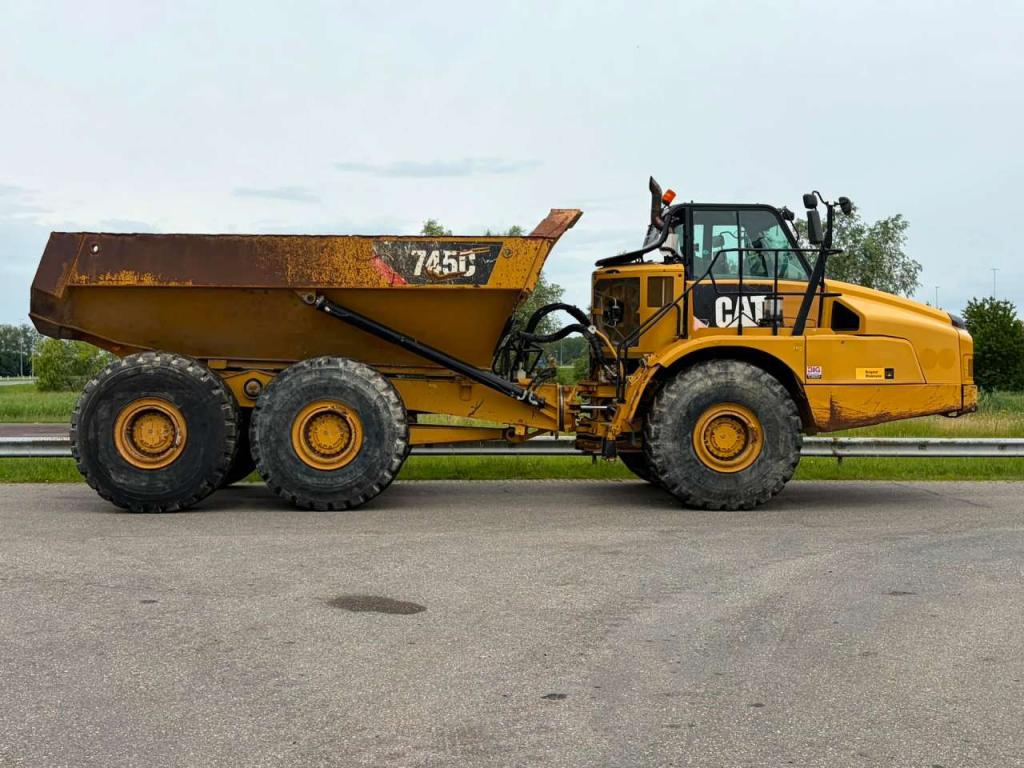 Caterpillar 745C Photo 6